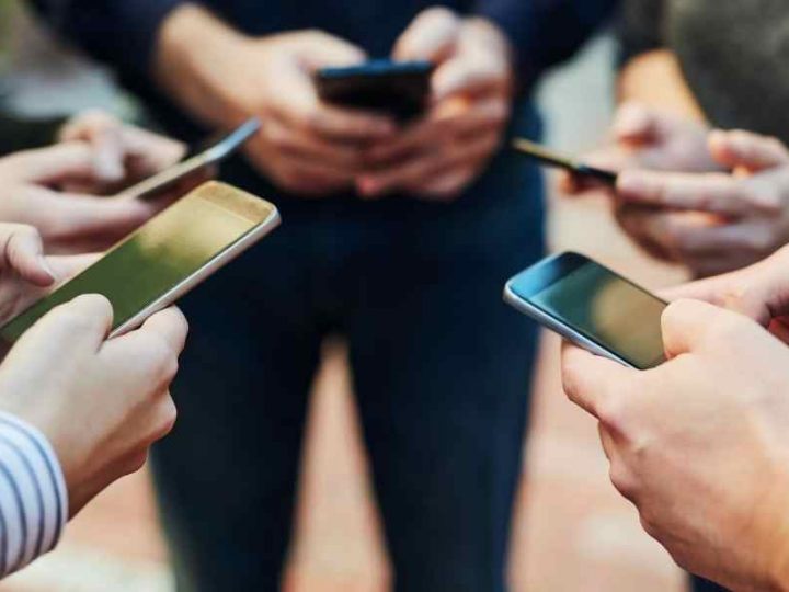 How to Share Mobile Connection and Avoid Public Networks?