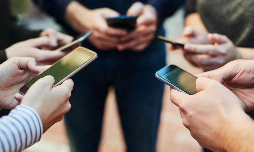 How to Share Mobile Connection and Avoid Public Networks?