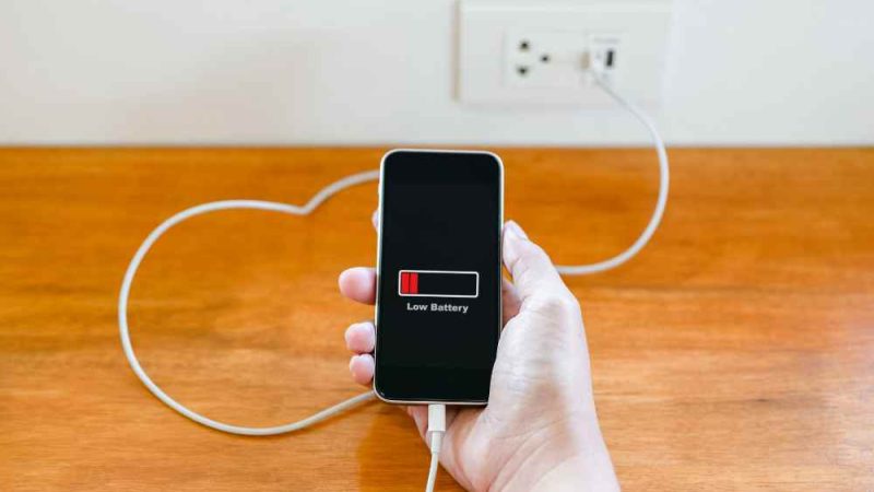 Does your iPhone Battery Drain Out Very Quickly? Know How to Fix it